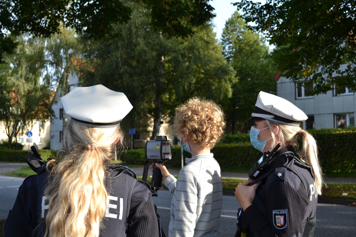 POL-RZ: Verkehrssicherheitsaktion Äpfel und Zitronen