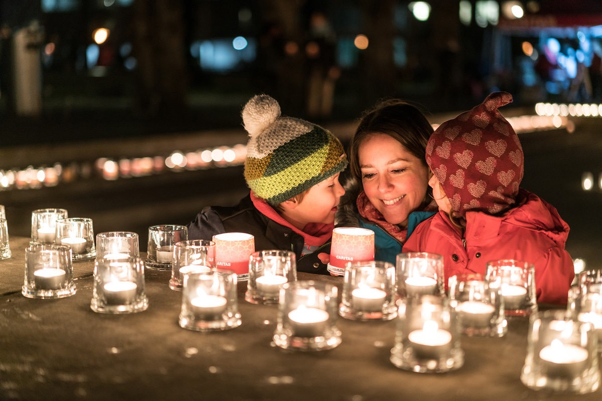 Solidaritätsanlass &quot;Eine Million Sterne&quot; / Lichter der Solidarität für Armutsbetroffene