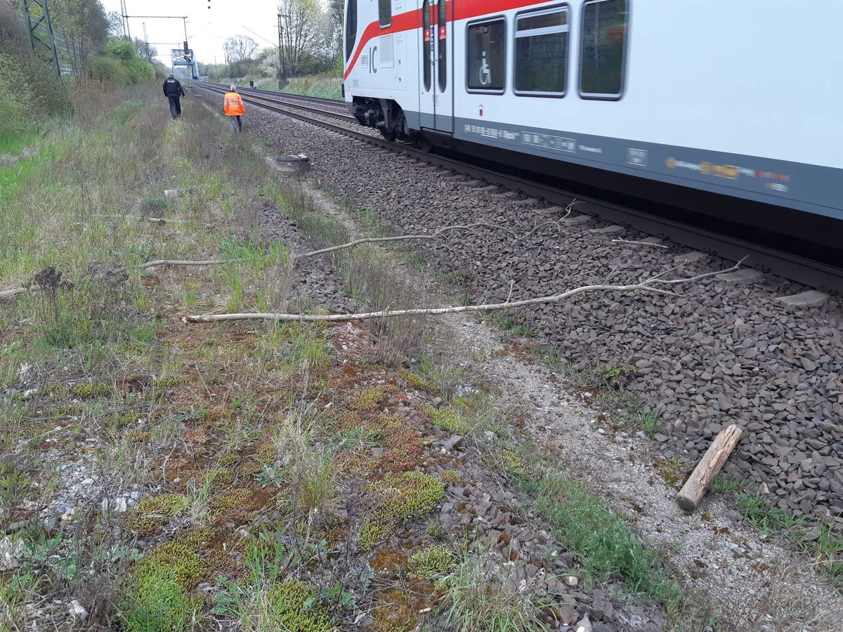 BPOL-H: Zeugenaufruf: Gefährlicher Eingriff in den Bahnverkehr bei Schandelah