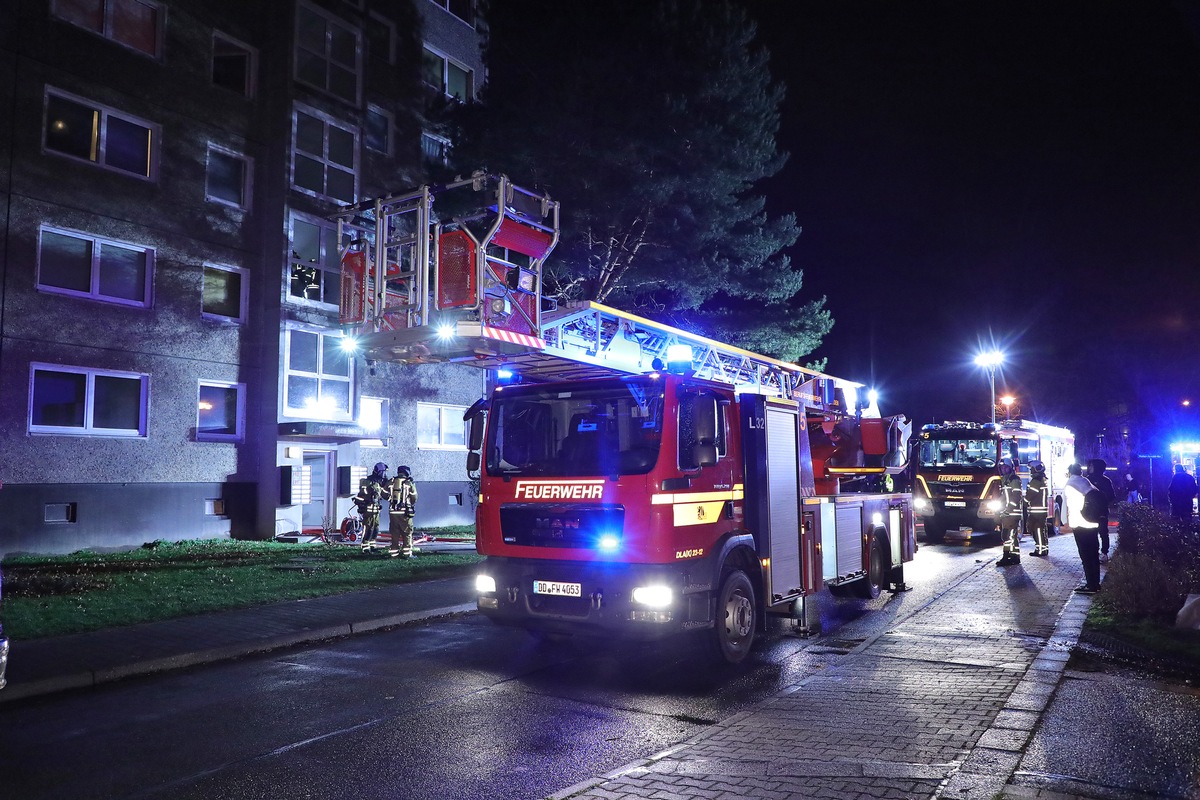 FW Dresden: Wohnungsbrand