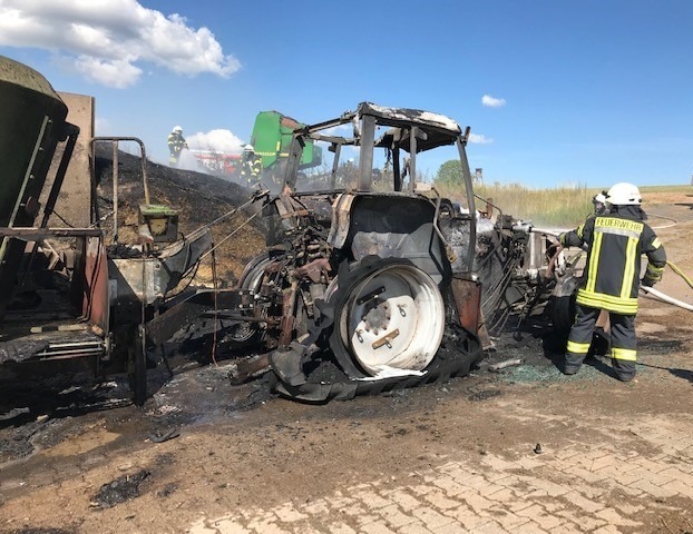 POL-PDWIL: Brand einer landwirtschaftlichen Zugmaschine