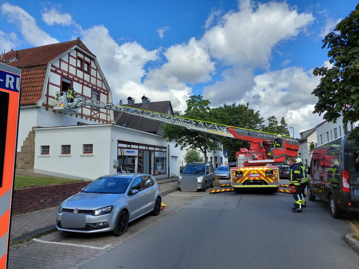 FW-EN: Patientenrettung über Drehleiter