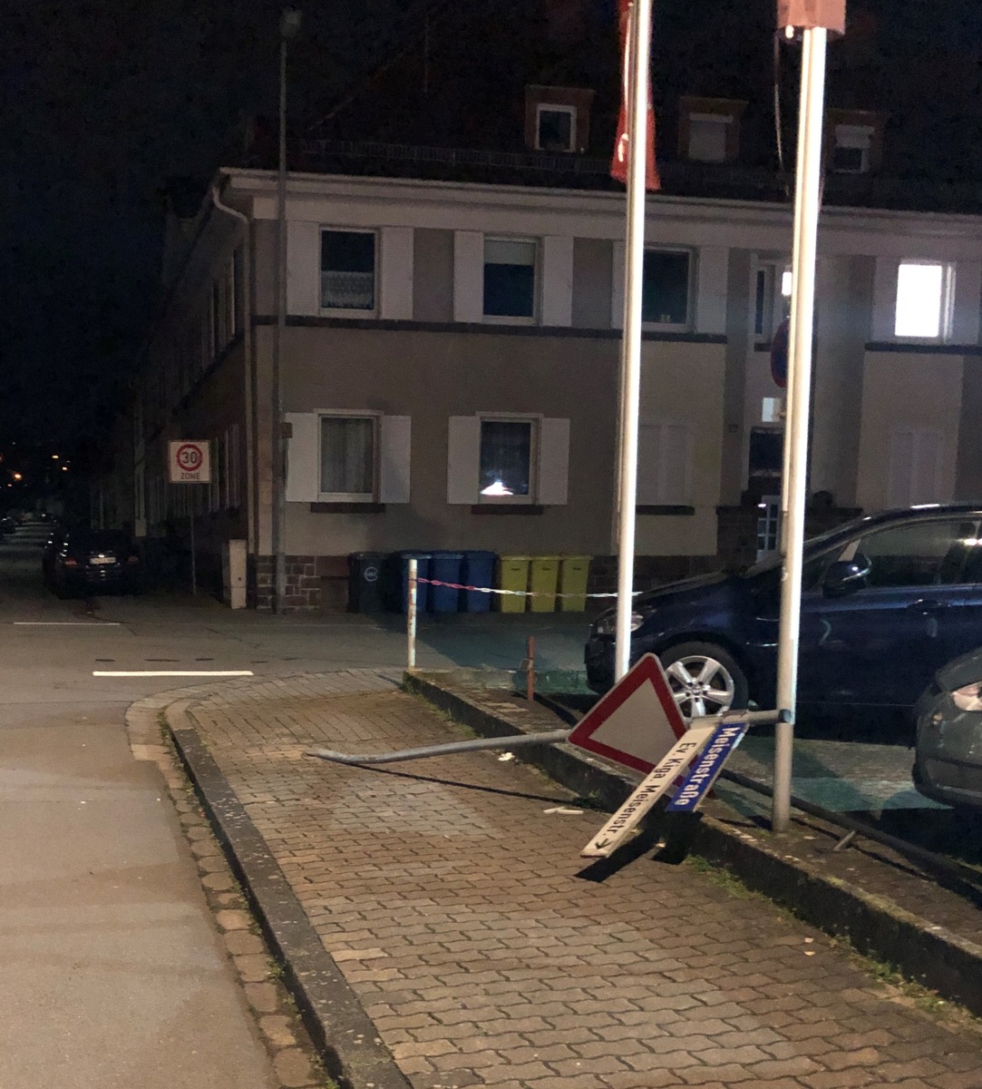 POL-PDPS: Zweibrücken - Verkehrsunfallflucht