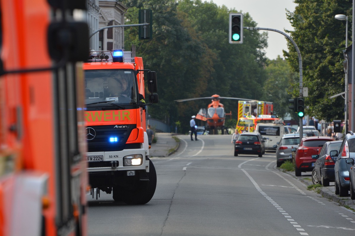 FW-MH: Schwerer Verkehrsunfall mit Radfahrerin.#fwmh