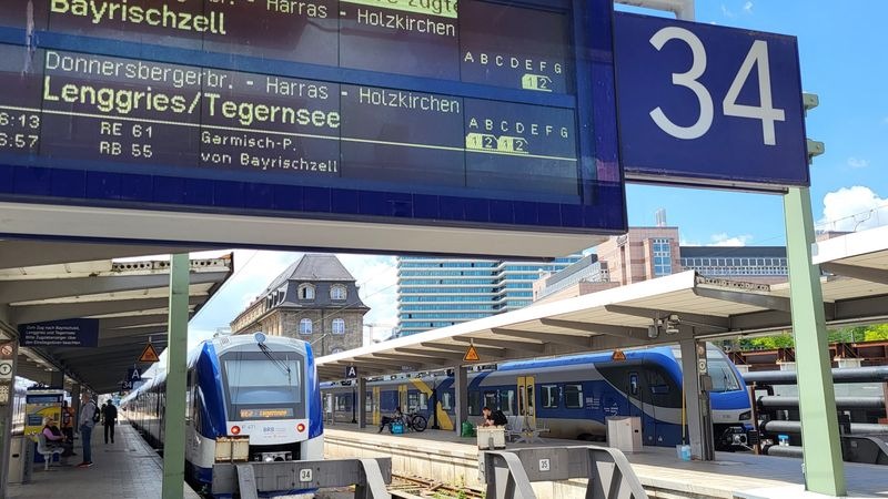 Bundespolizeidirektion München: Wenn sich Kameraufzeichnung und Gedächtnis ergänzen / Bundespolizistin erkennt Dieb aus anderem Verfahren