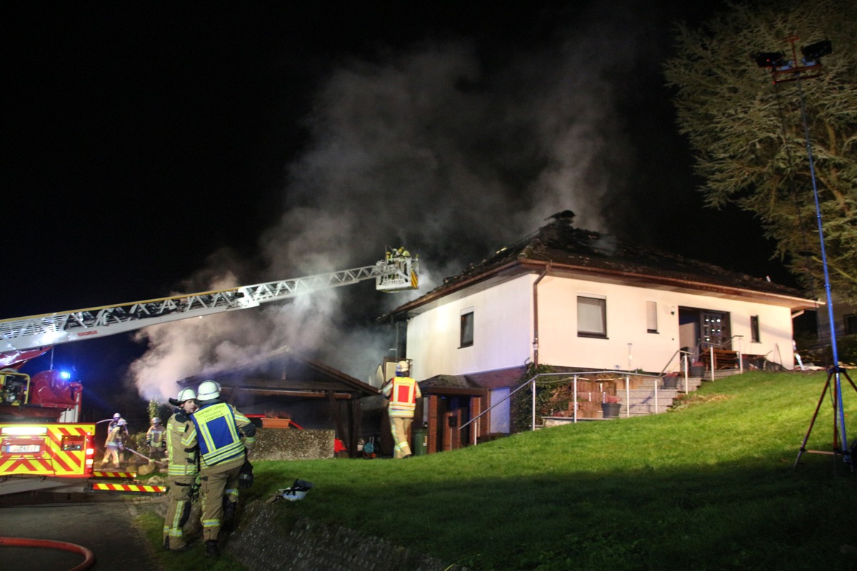 FW-Lohmar: Brand eines Einfamilienhauses