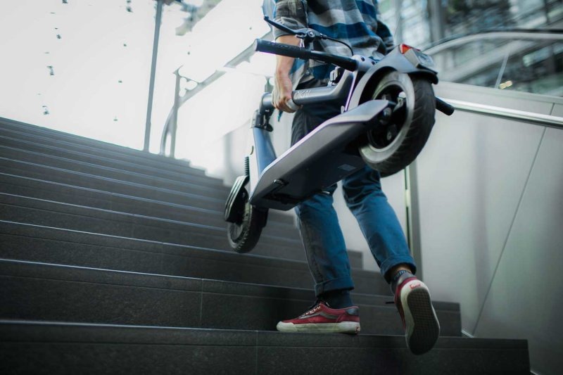 Gesetzeskonforme Mobilität in der Schweiz - Elektro Scooter mit Strassenzulassung beim Spezialisten kaufen