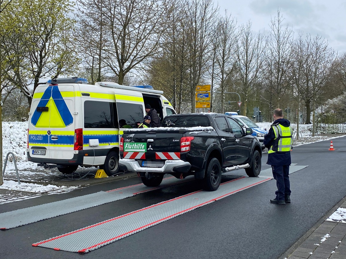 POL-ME: Wohnmobilisten trotzen dem schlechten Wetter bei kostenloser Verwiegeaktion der Polizei Mettmann - Mettmann - 2204006