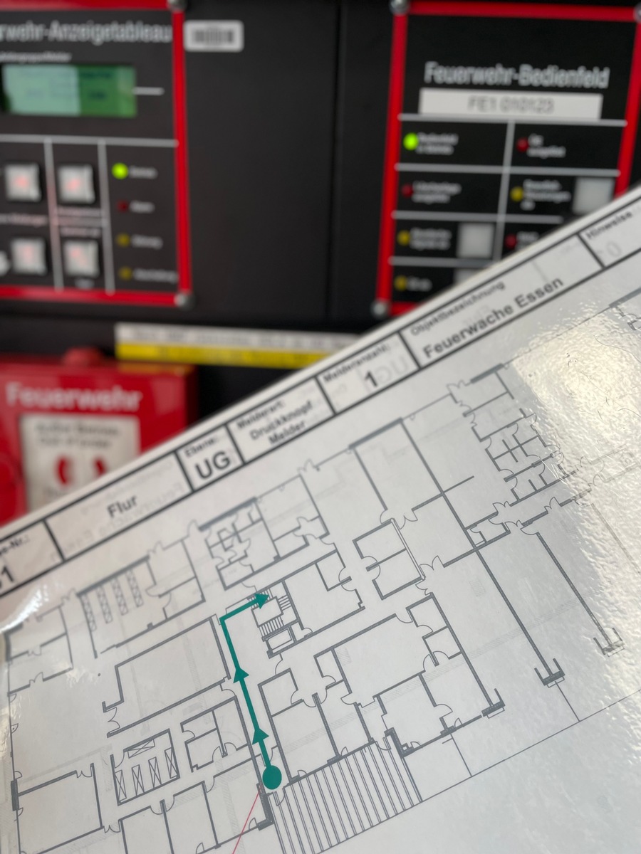 FW-E: Automatische Brandmeldeanlage in einem Geldinstitut meldet Entstehungsbrand frühzeitig