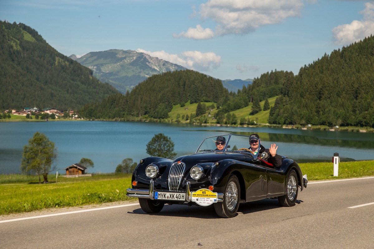 PS-Parade im Schwarzwald: Start der ADAC Deutschland Klassik in Freiburg