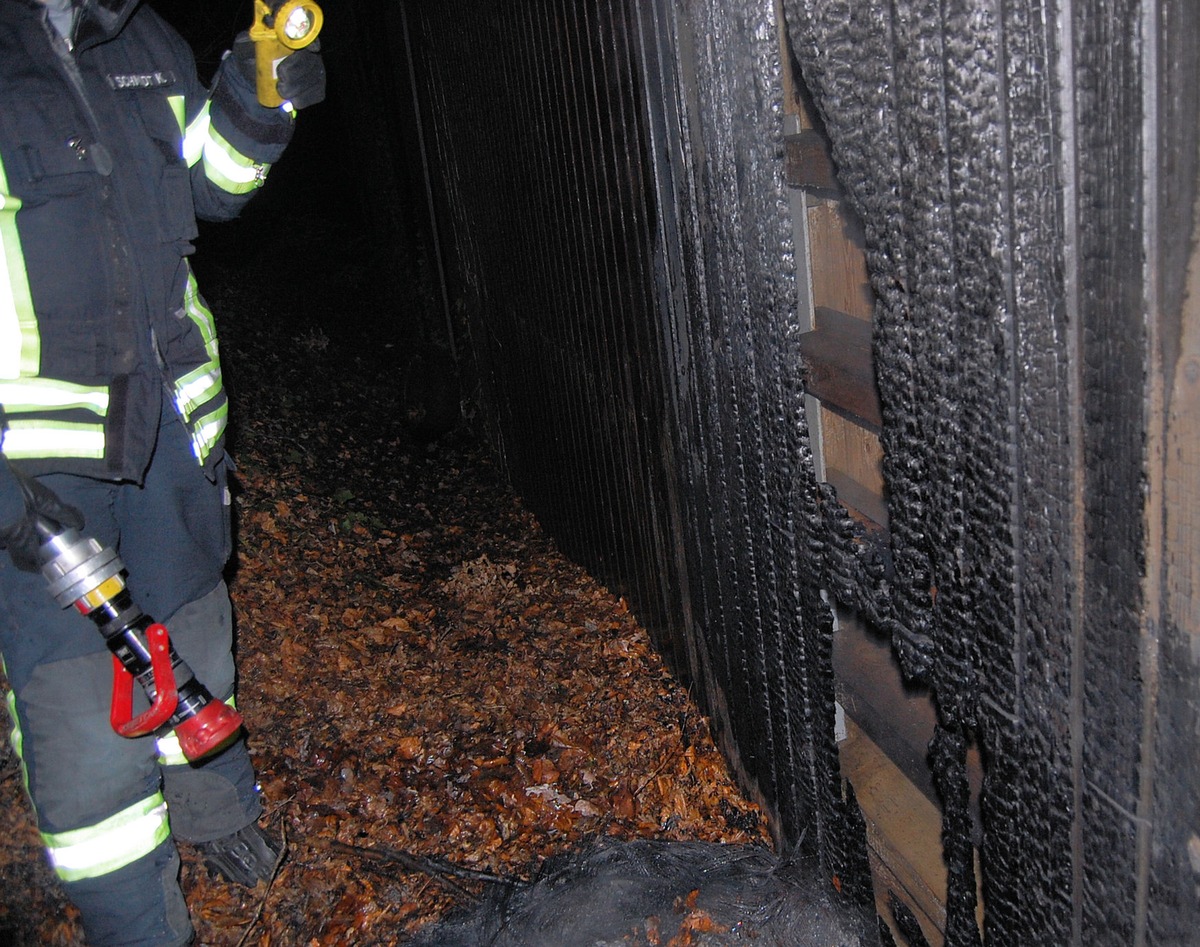 POL-PPWP: A6/Enkenbach-Alsenborn: Brand an ehemaliger Salzhalle