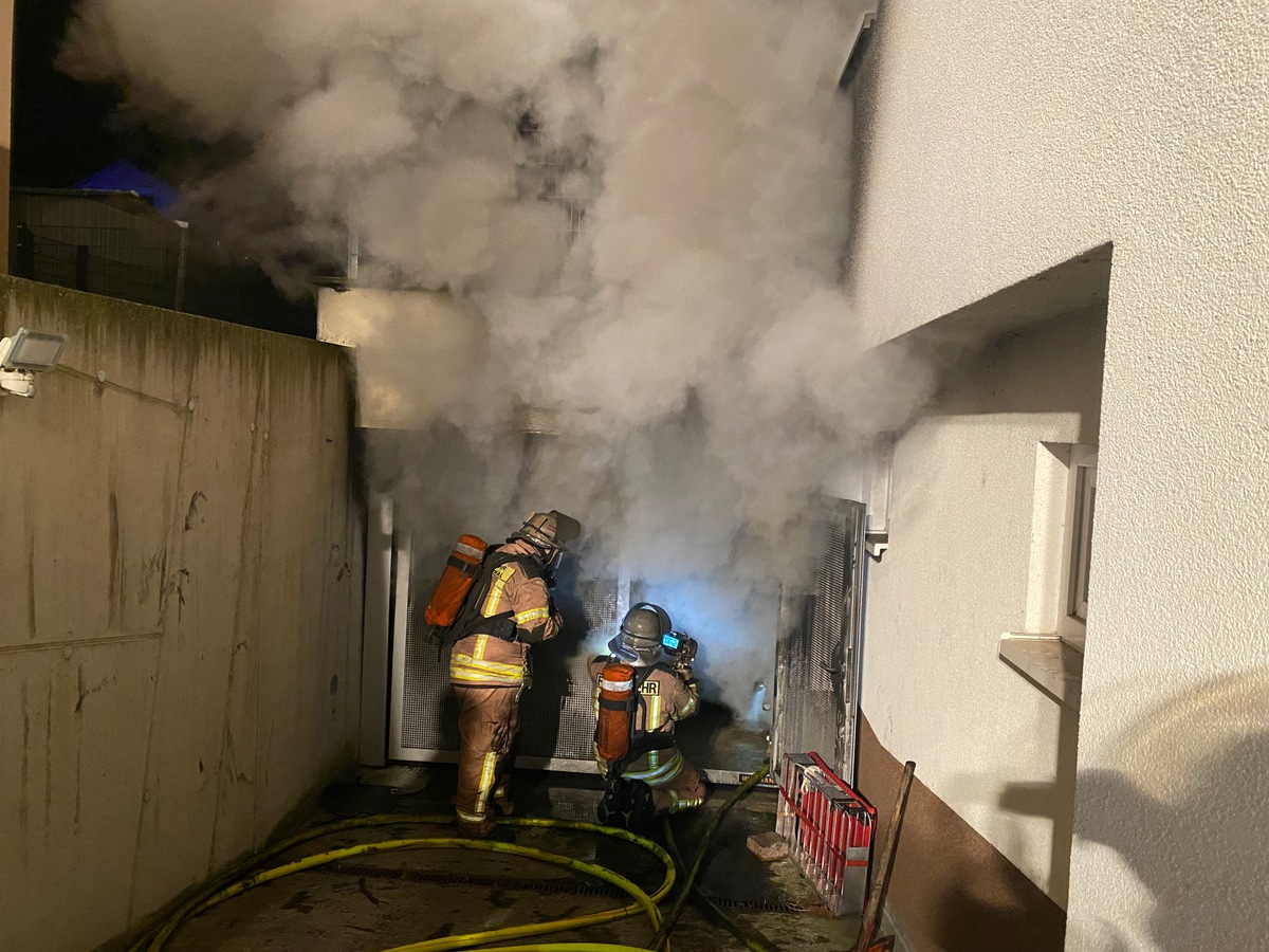 FW Frankenthal: Tiefgaragenbrand, sowie gemeldeter Gasgeruch