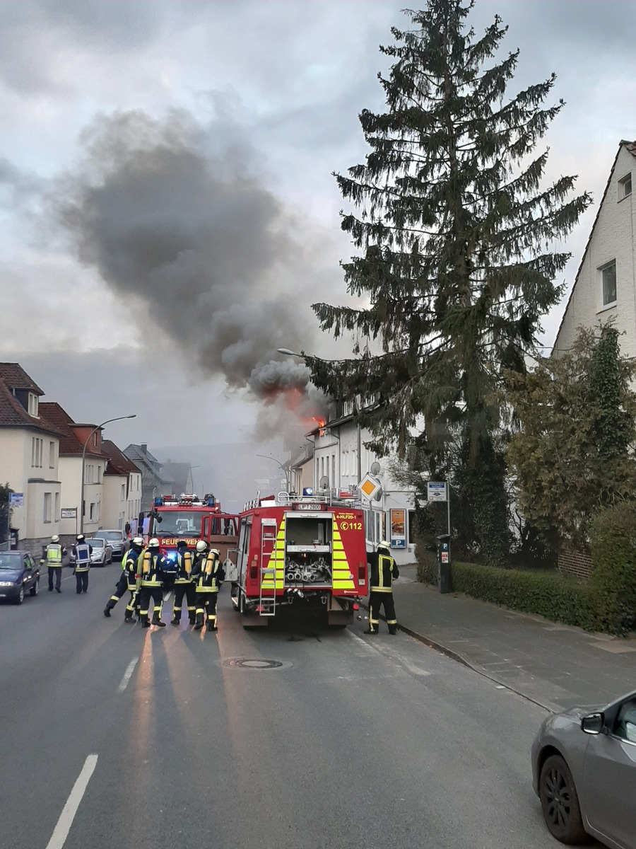 FW-DT: Feuer - Dachgeschosswohnung Lemgoer Straße