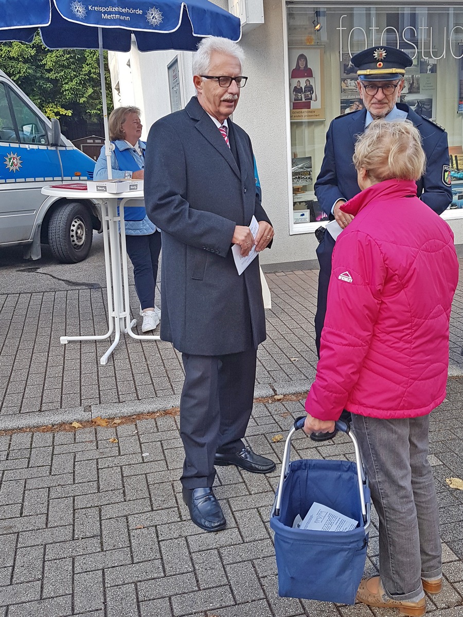 POL-ME: Kreisweite Aktionswochen beendet - aber der Kampf gegen den &quot;Trickbetrug durch falsche Polizeibeamte&quot; geht weiter ! - Haan-Gruiten / Kreis Mettmann - 1910054