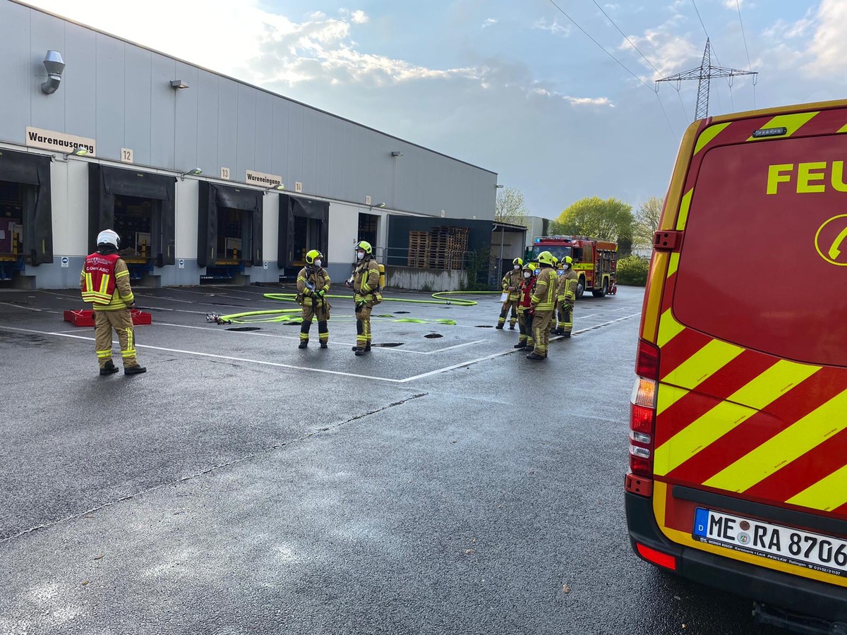 FW Ratingen: Tiefenbroich 17.05.2021 19:13 Uhr Harkordstr. BC-Unfall