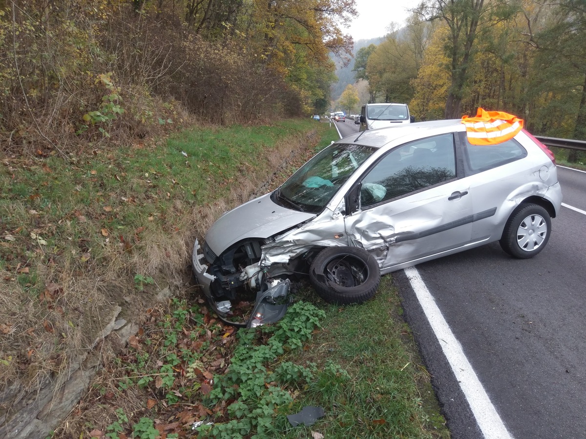 POL-PDMY: Eine leichtverletzte Person und zwei Totalschäden bei Verkehrsunfall