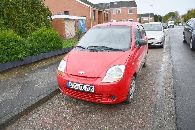 POL-STD: Fahrkartenautomat am Kutenholzer Bahnhof aufgebrochen - hoher Sachschaden entstanden, Chevrolet Matiz in Stade entwendet