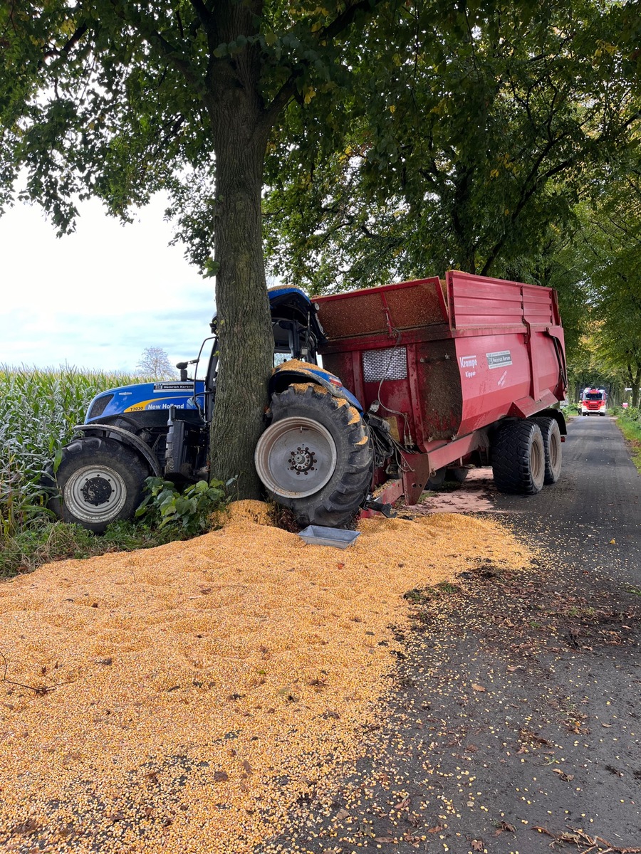 POL-COE: Dülmen-Merfeld, Hülstener Weg/Trecker kollidiert mit Baum