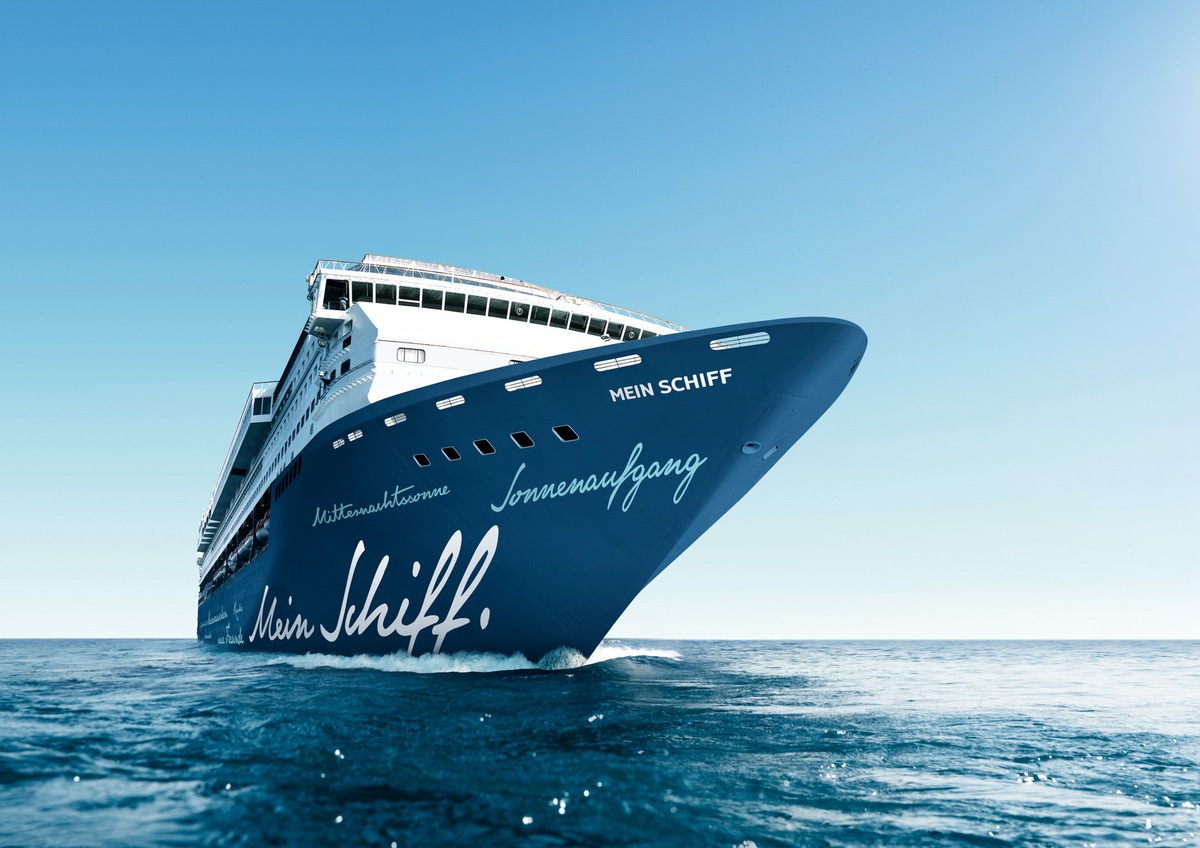 TUI mit eigenem Kreuzfahrtschiff - Katalog jetzt erhältlich