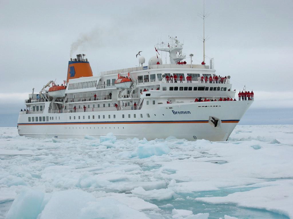 Erfolgreiche Premiere: mit MS BREMEN durch die legendäre Nordwest- Passage