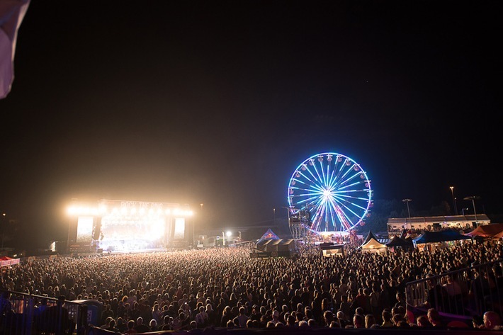 Vom Donnerstag 21. Juni bis Samstag 23. Juni 2018 bebte der
Autobahnkreisel in Hinwil bereits zum 5ten Mal: Rock the Ring!