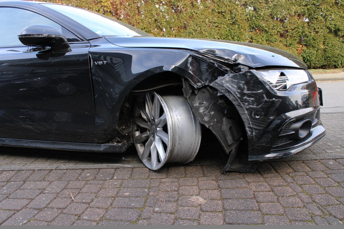 POL-RBK: Rheinisch-Bergischer Kreis/Köln - jugendlicher Autodieb nach Verfolgungsfahrt festgenommen