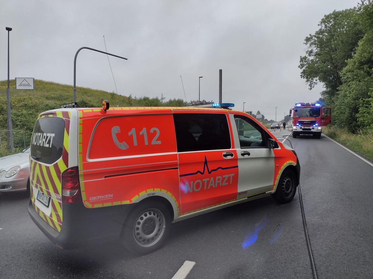 FW-Heiligenhaus: Verkehrsunfall auf der Ratinger Straße (Meldung 17/2021)