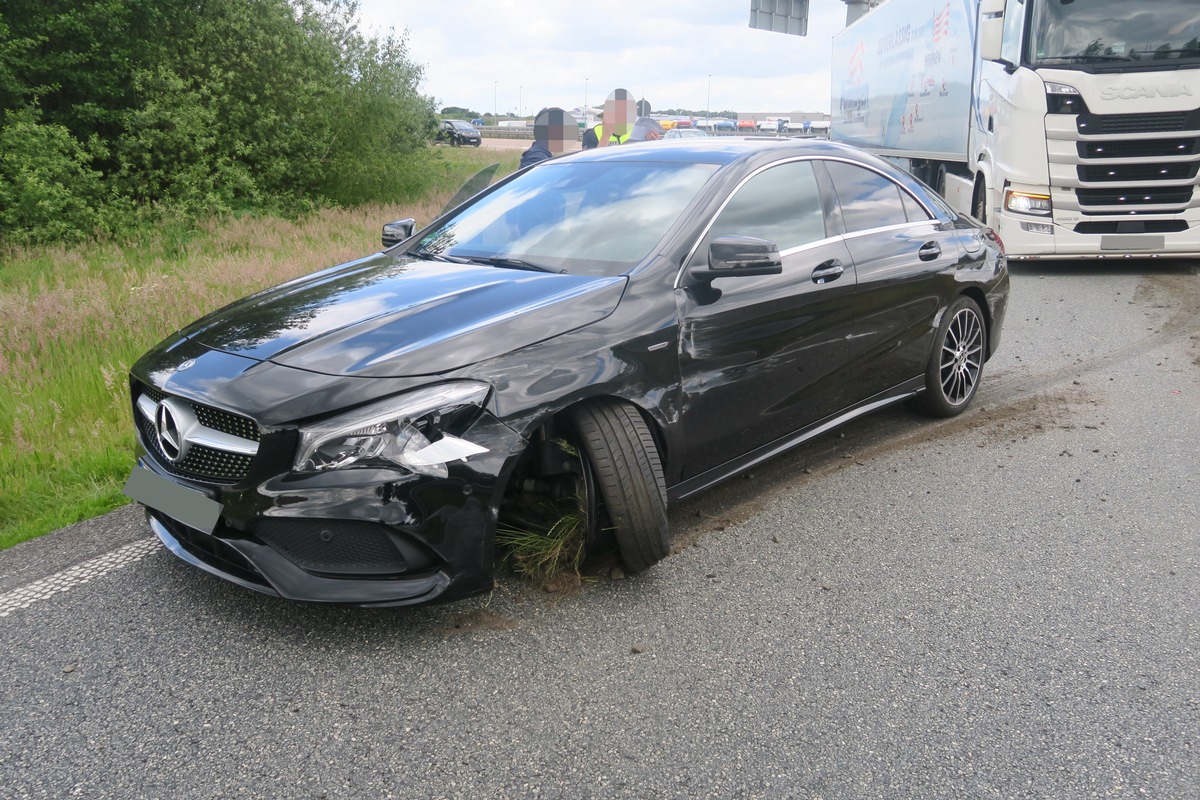 POL-DEL: Autobahnpolizei Ahlhorn: Verkehrsunfall mit hohem Sachschaden auf der Autobahn 1 im Bereich der Gemeinde Stuhr