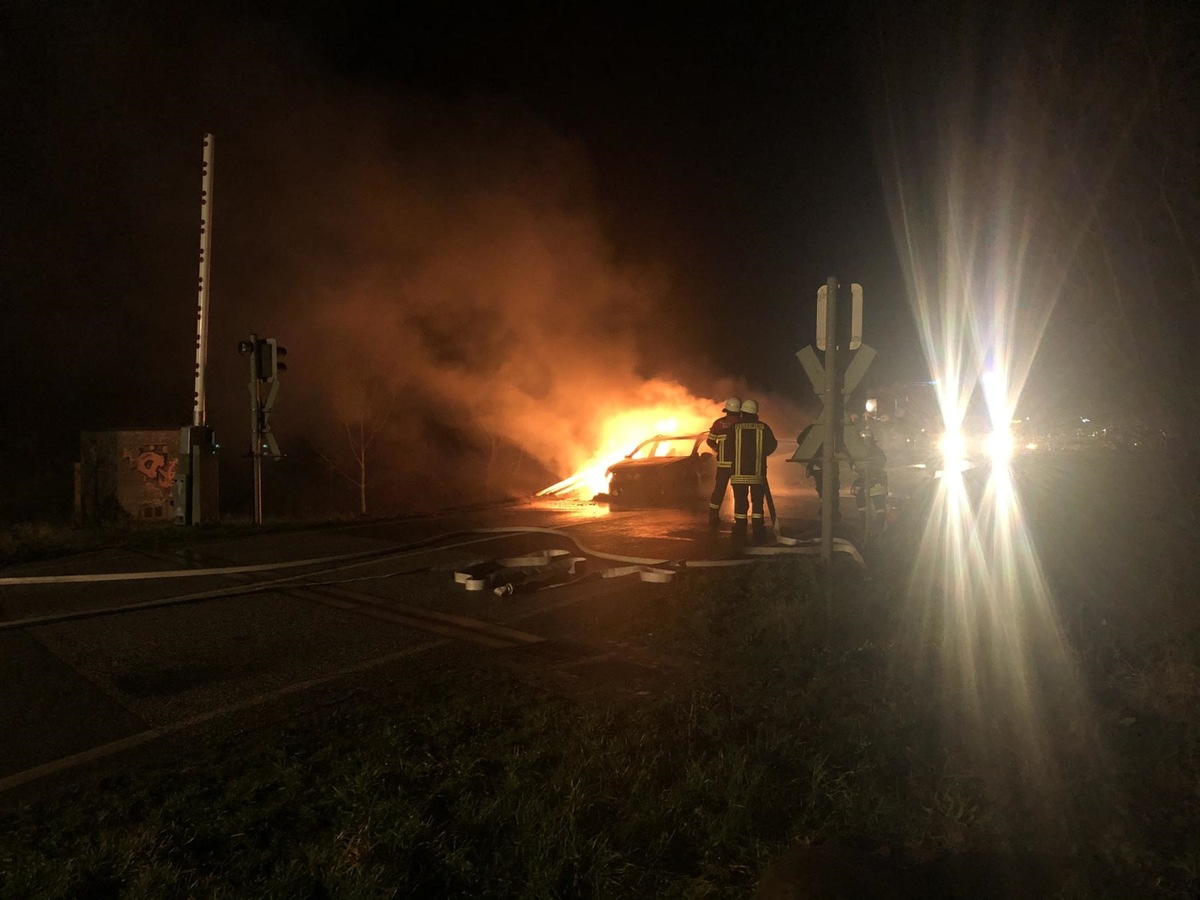 BPOL-HRO: Pkw Brand verursacht Streckensperrung