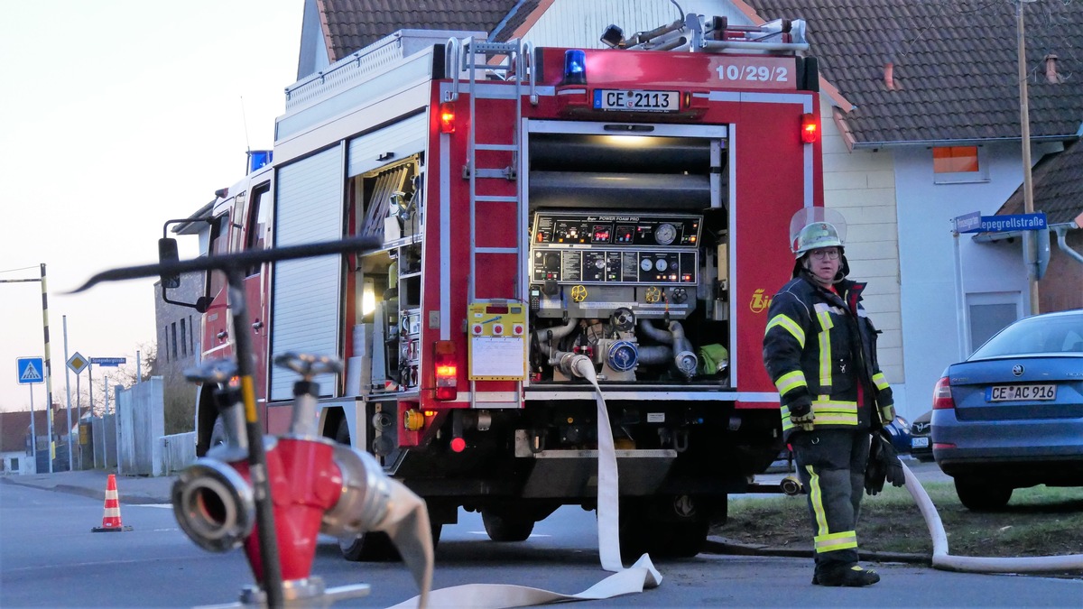 FW Celle: Feuer in einer Küche im Prinzengarten