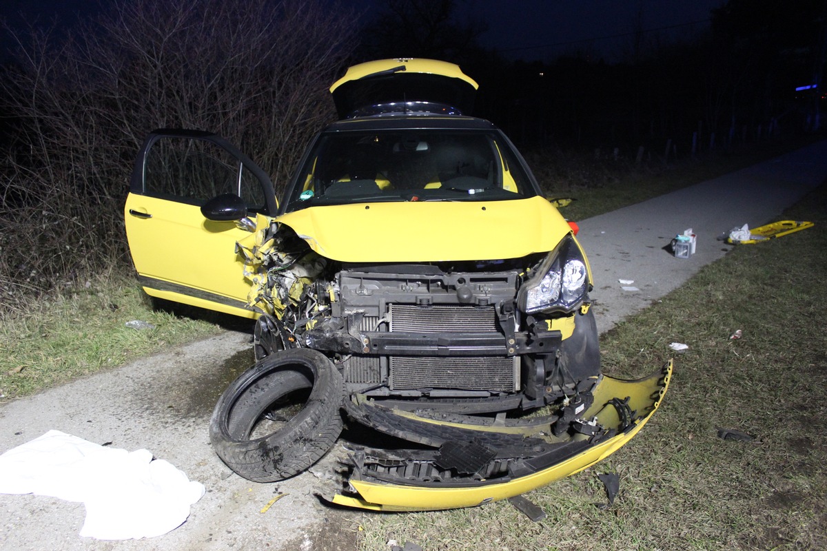 POL-ME: Schwere Kollision auf der Asbrucher Straße - Velbert / Wülfrath - 1902128