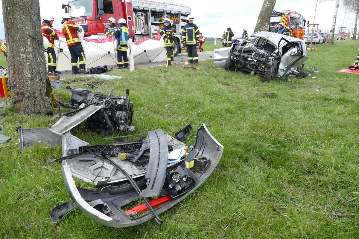 FW Stockach: Verkehrsunfall mit eingeklemmter Person