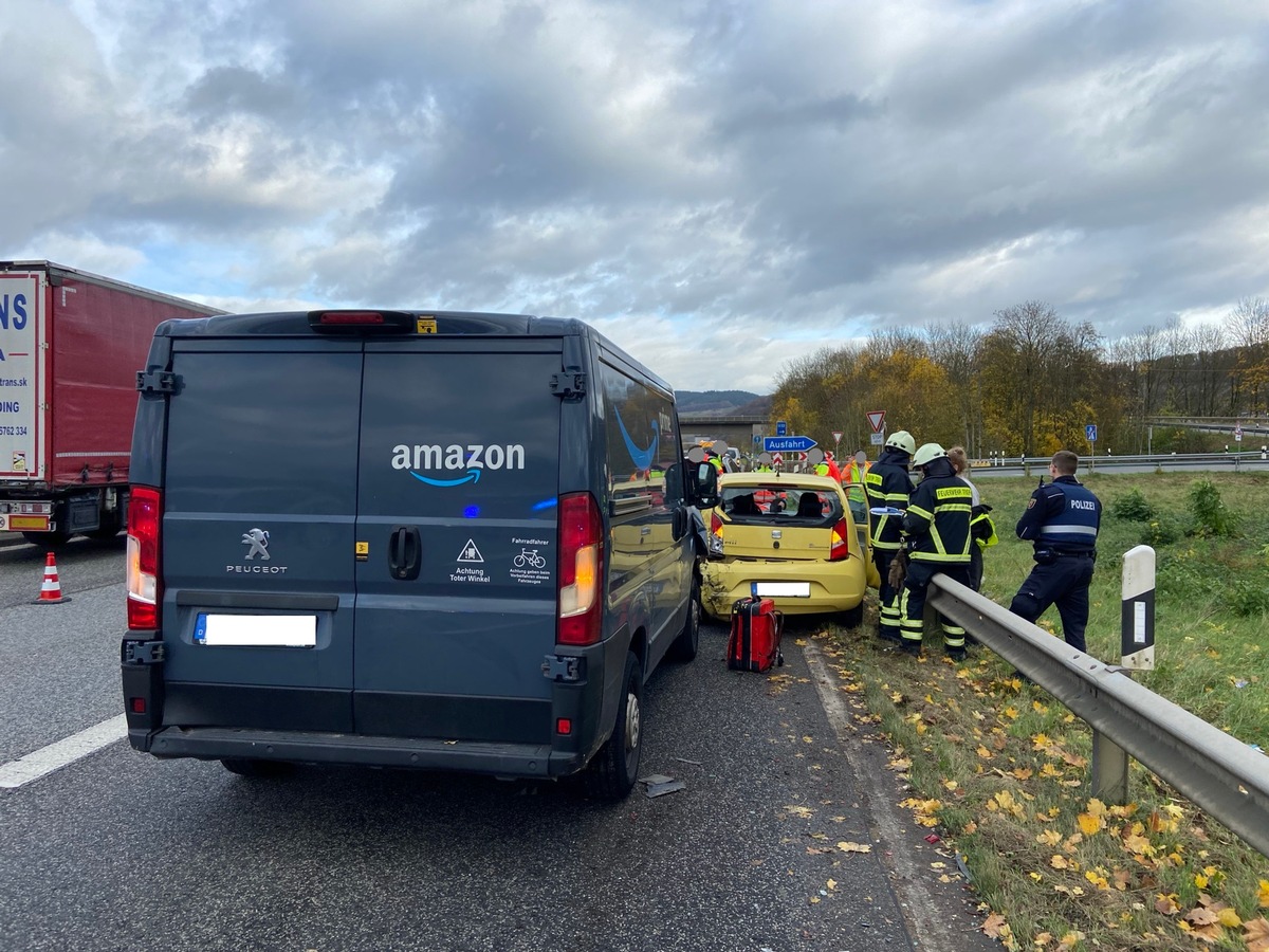 POL-PPTR: Verkehrsunfall mit Personenschaden - LKW-Fahrer bemerkt Unfall nicht