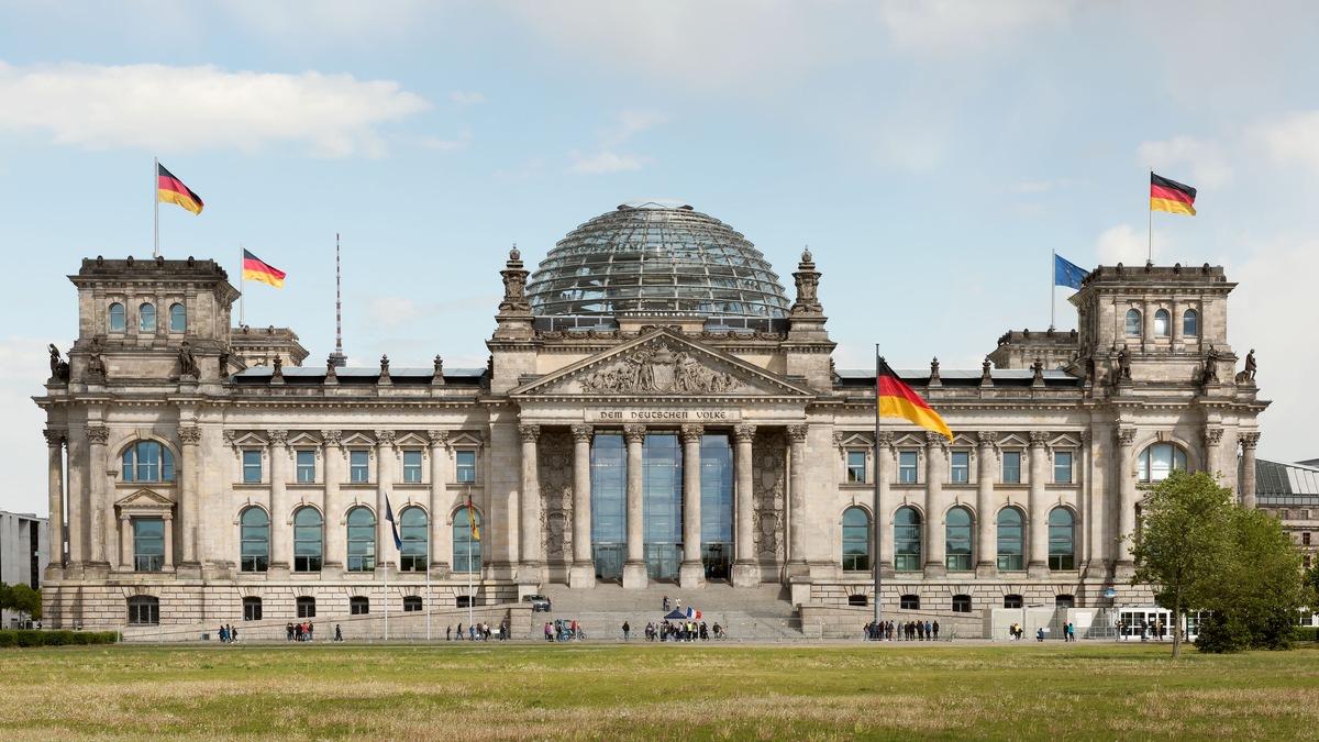 75 Jahre Grundgesetz: ZDF überträgt Staatsakt live / 3sat-&quot;Kulturzeit&quot; am Jubiläumstag ebenfalls live aus Berlin