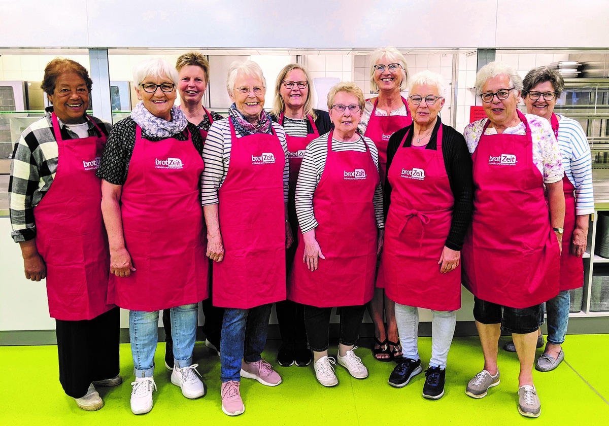 Ehrenamtliche Tätigkeiten halten Senioren jung / Tag der älteren Generation am 1. Oktober