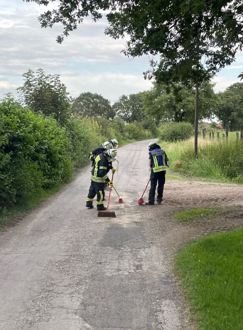 FW-Schermbeck: Ölspur auf dem Vennweg