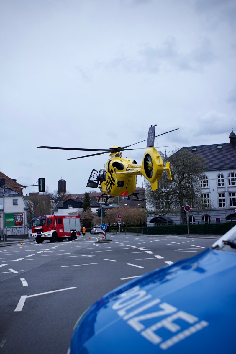 FW-MK: Bauunfall sorgt für Hubschrauberlandung auf der Brünninghaus Kreuzung