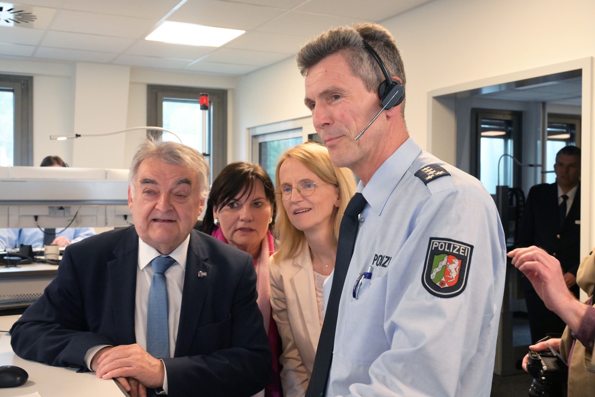 POLBI Gemeinsame Presseerklärung des Ministerium des Inneren NRW, des