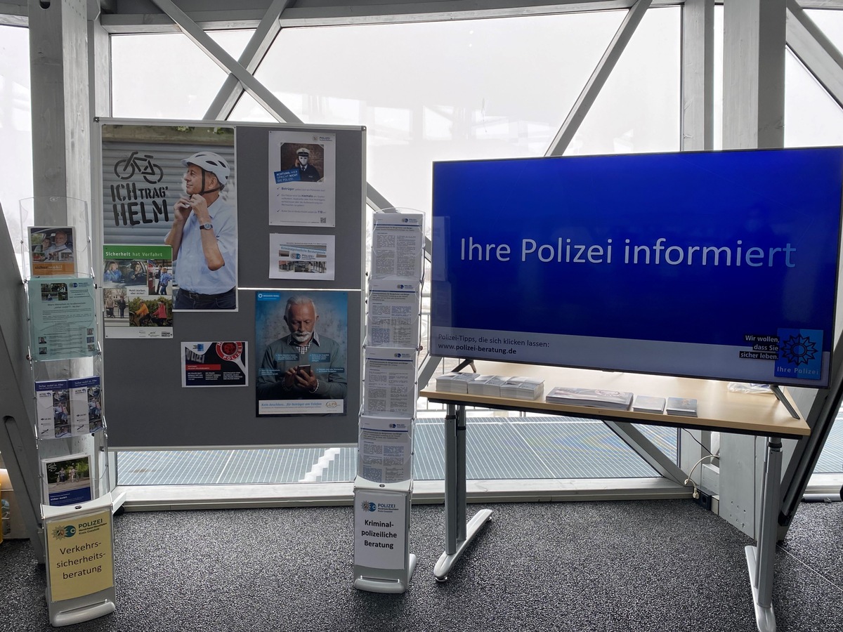 POL-COE: Dülmen, Impfzentrum/Informationsstand der Polizei