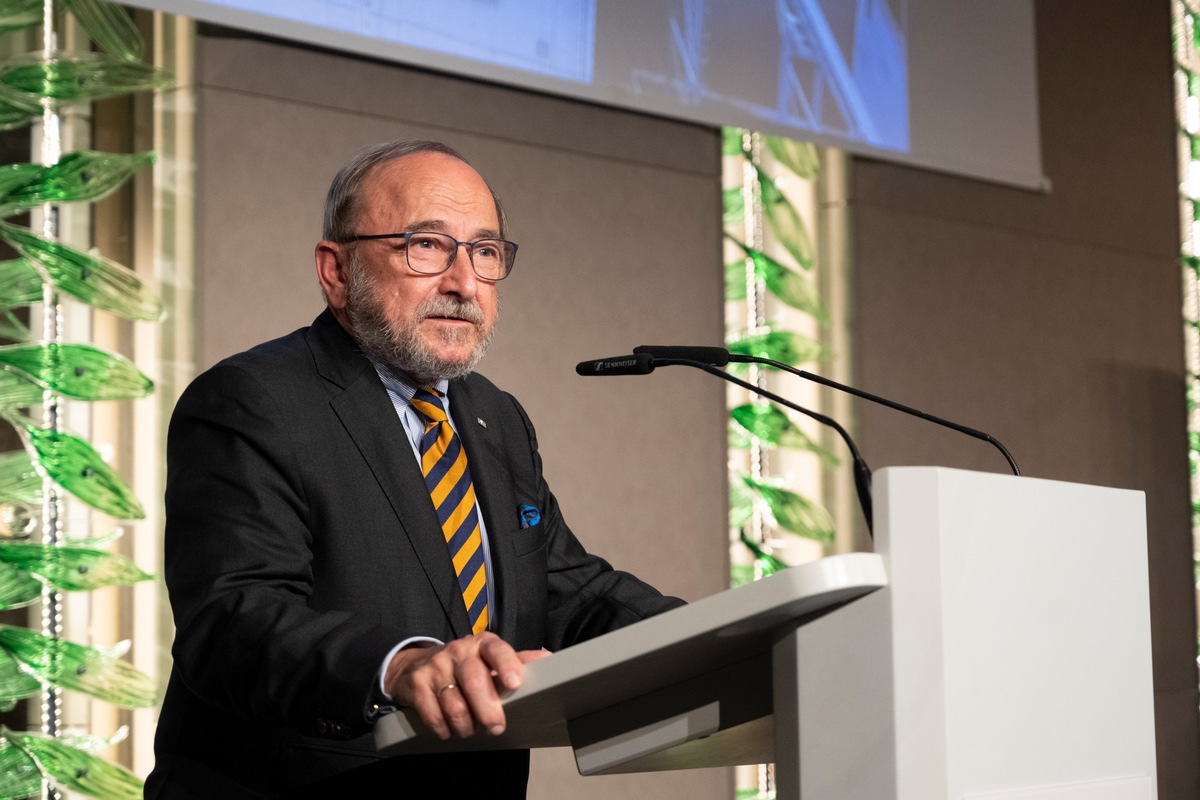 DVT-Award für Peter Radewahn