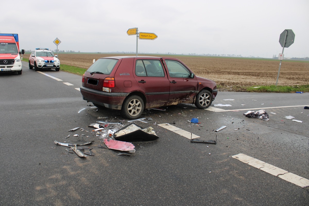 POL-DN: Vater und Sohn bei Verkehrsunfall mit Kraftrad schwer verletzt