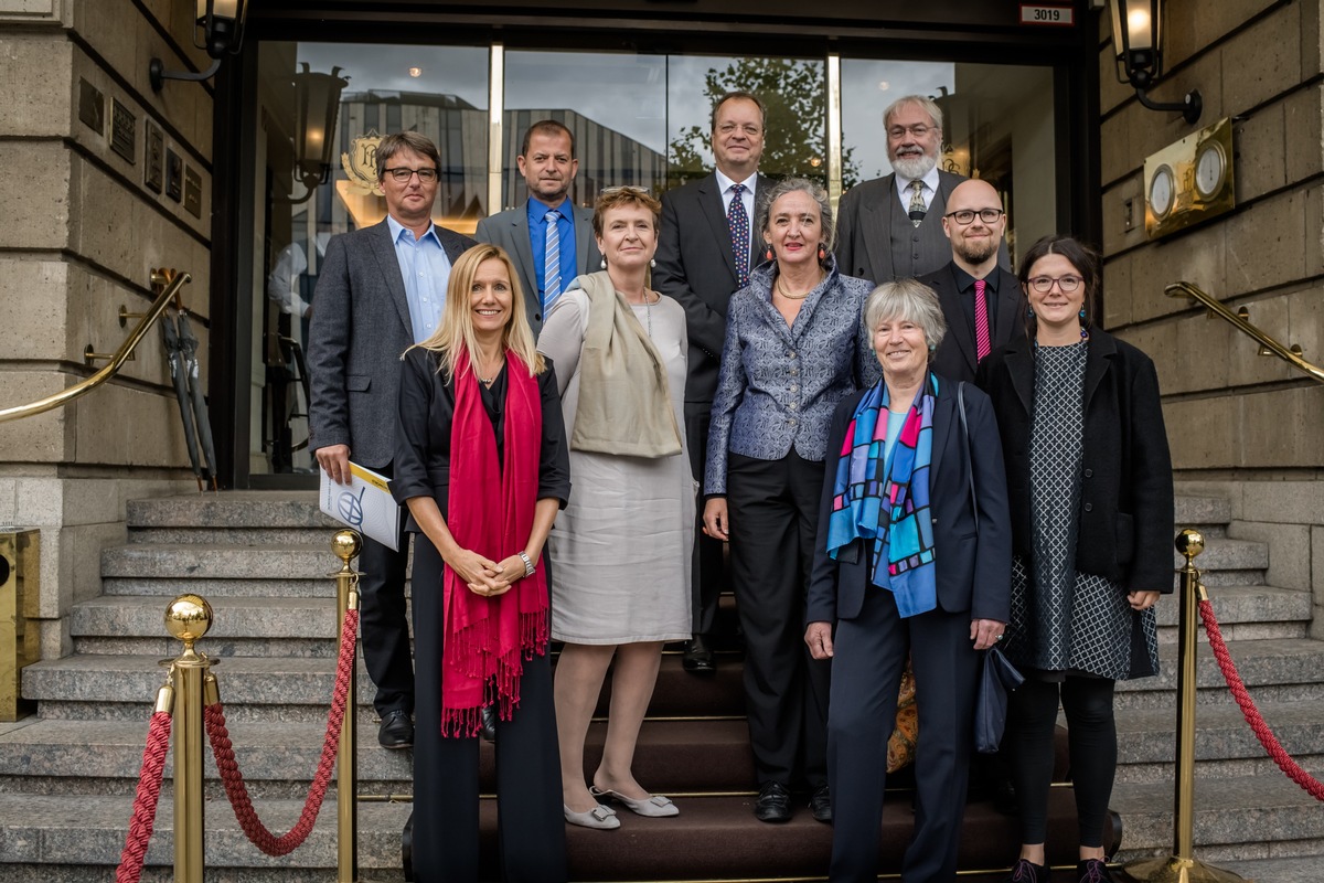 ÖKOVISION SUSTAINABILITY LEADERSHIP AWARD: Vorbildpreise für globale Unternehmen / Neun internationale Firmen wurden im Steigenberger Parkhotel in Düsseldorf ausgezeichnet