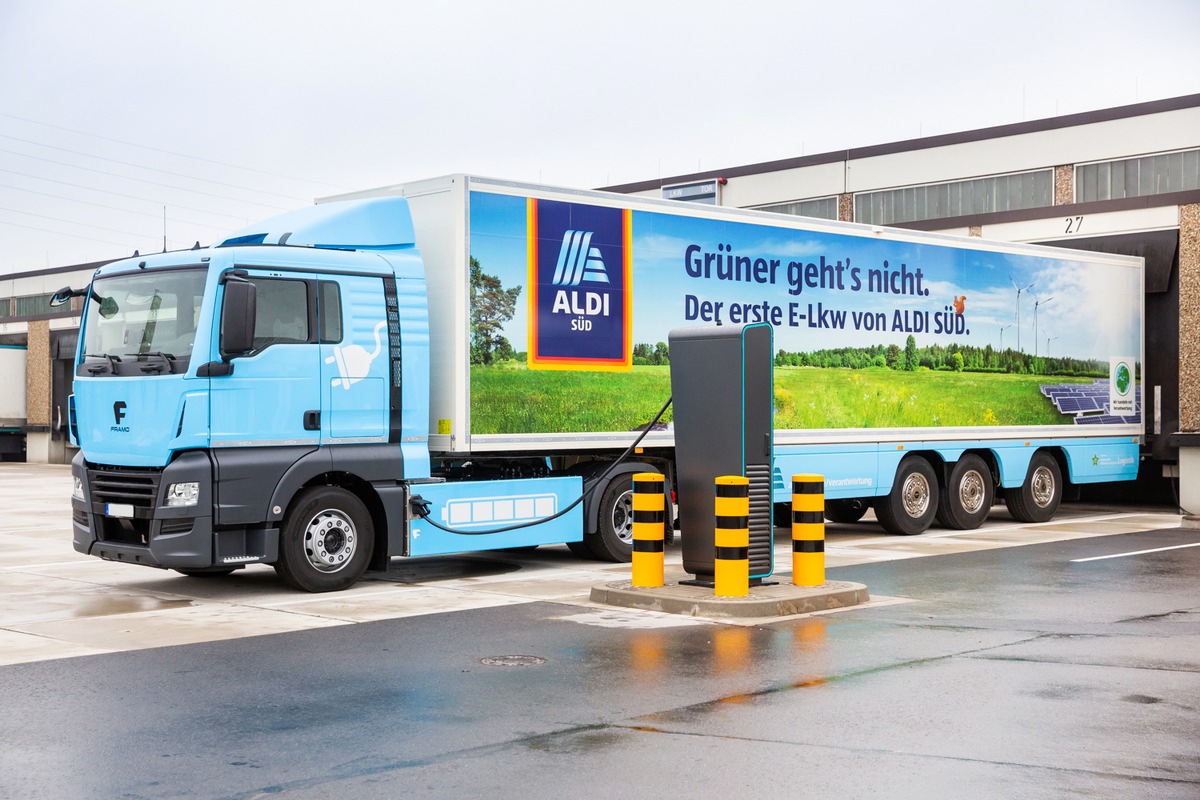 ALDI SÜD bringt ersten Elektro-Sattelzug mit Kühlung auf die Straße