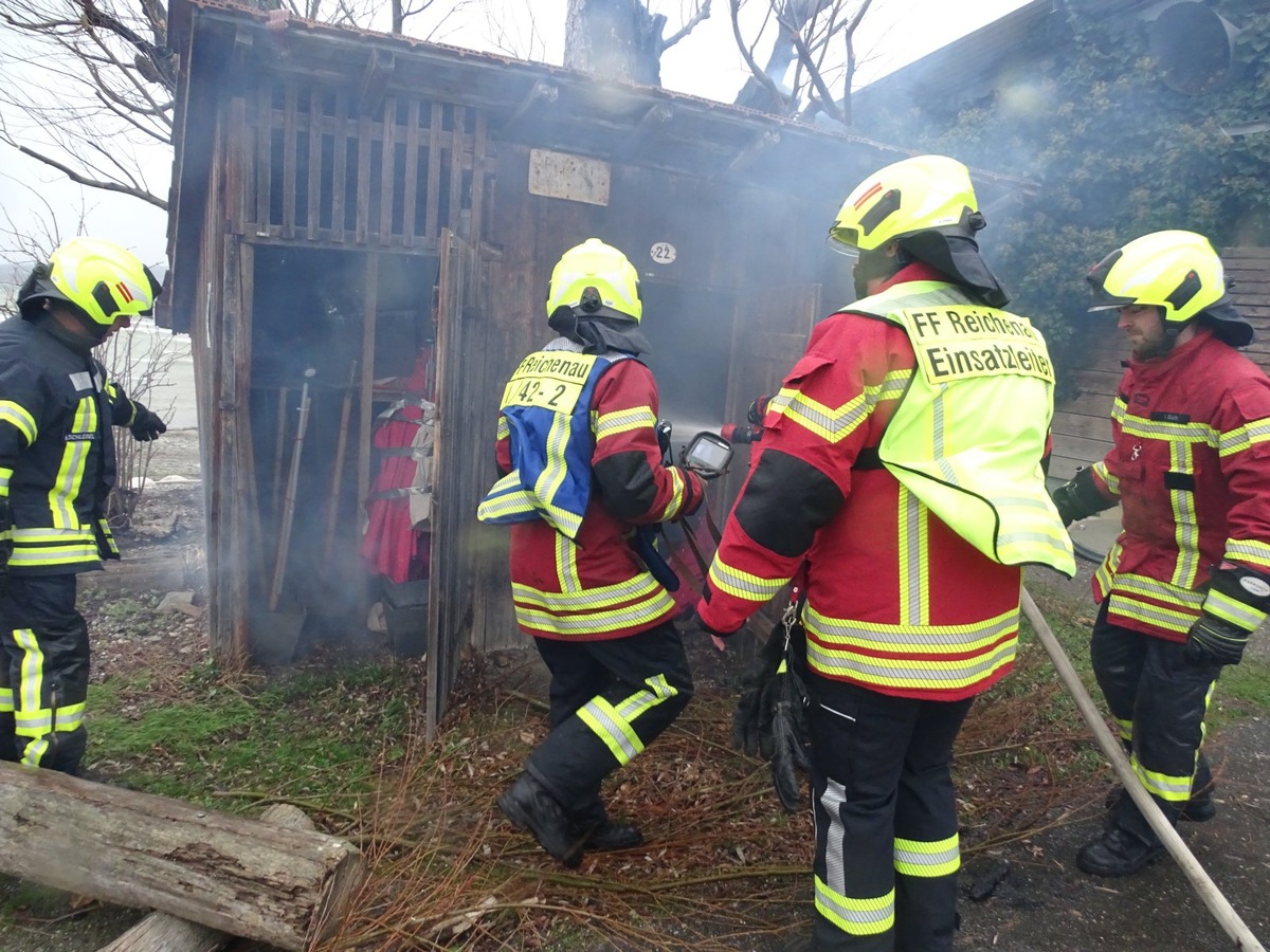 FW Reichenau: Pressemitteilung: Baum am Campingplatz brennt erneut, 02.01.2025, Reichenau-Mittelzell