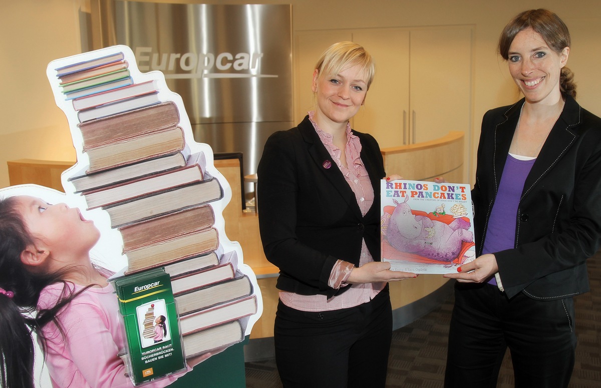 Start der großen Buchsammelaktion &quot;Europcar baut Bücherbrücken. Bauen Sie mit!&quot; in Hamburg (mit Bild)