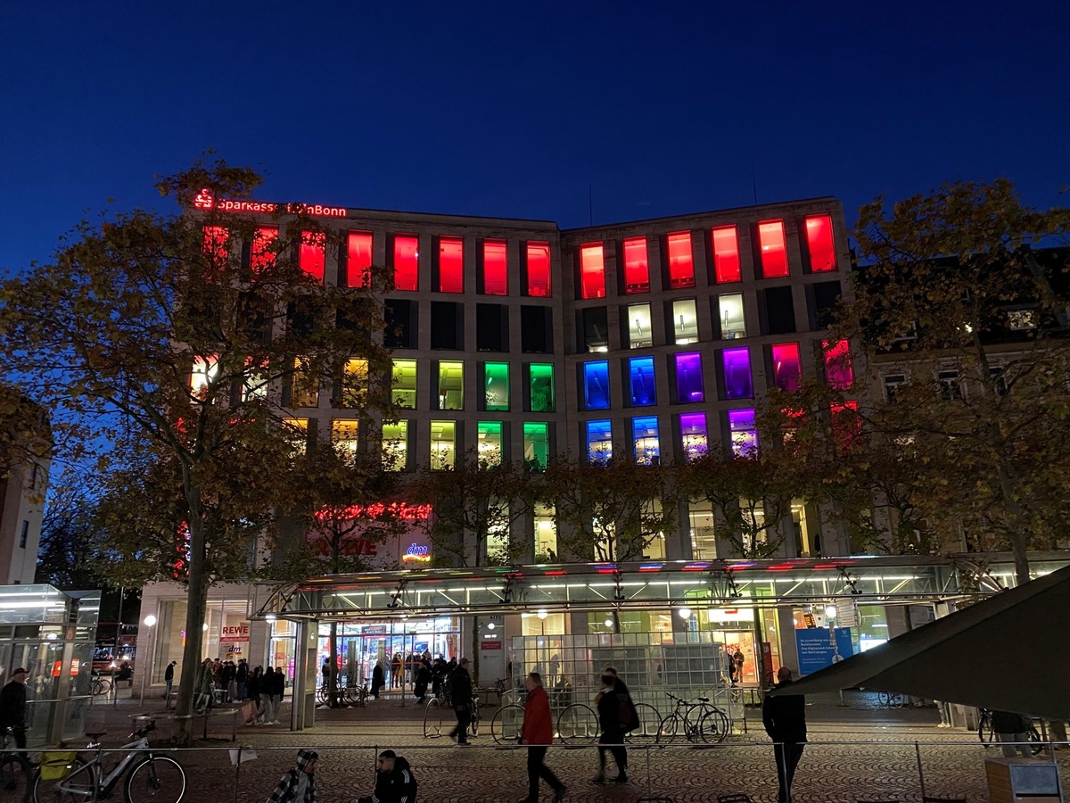 Sparkasse KölnBonn beteiligt sich erneut an Aktion &quot;Bonn leuchtet&quot;