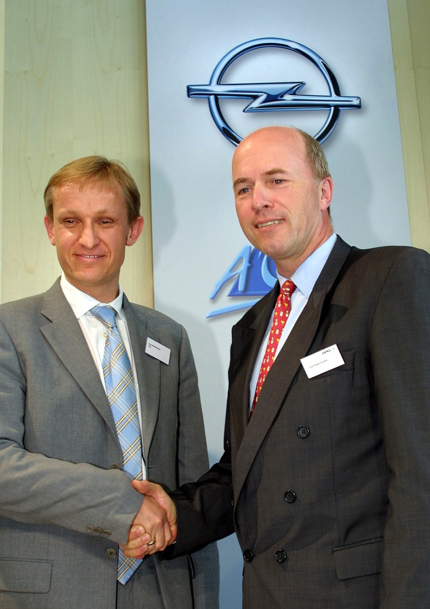 Adam Opel AG und AOL schließen strategische Allianz / Opel-Angebot ab der IAA im September 2001 in allen AOL-Plattformen integriert