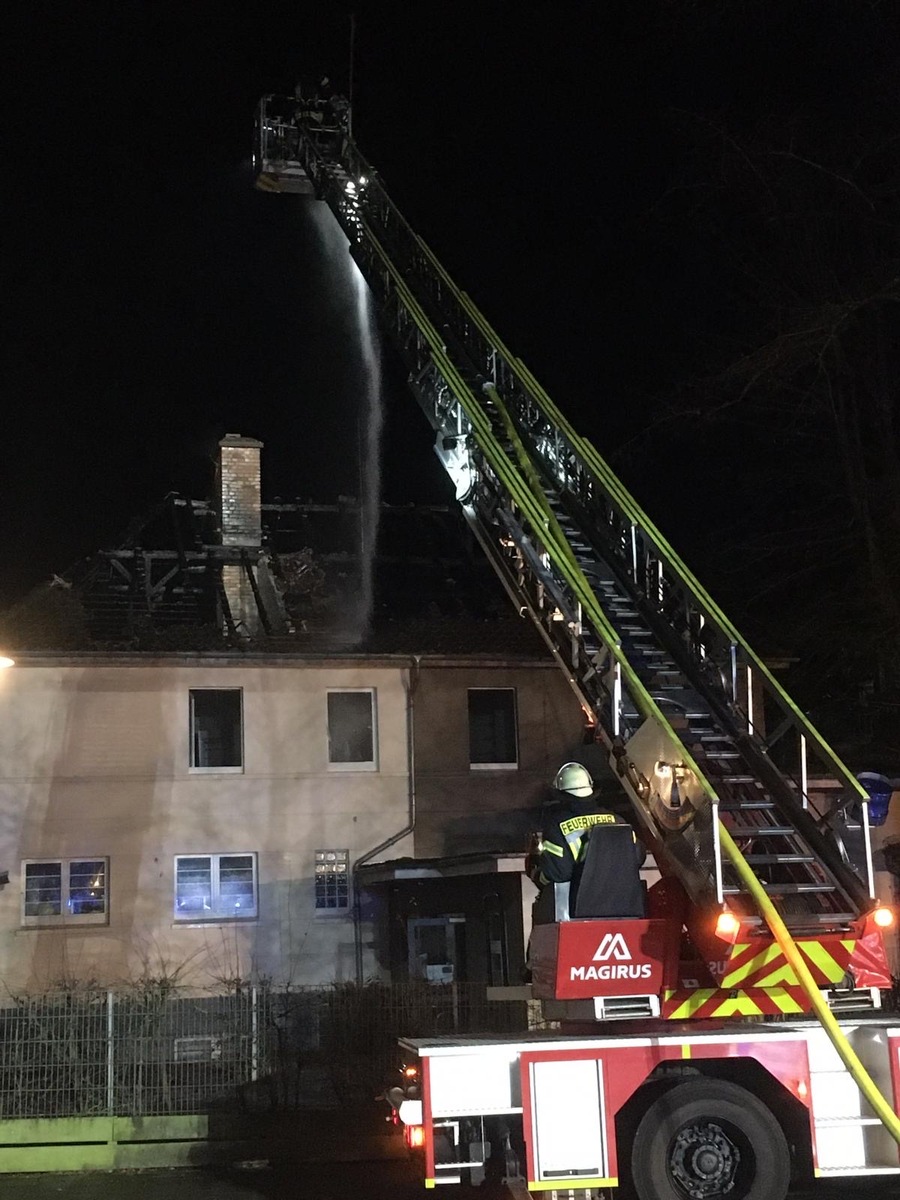 FW Lügde: Dachstuhlbrand / Unterstützung der FF Bad Pyrmont