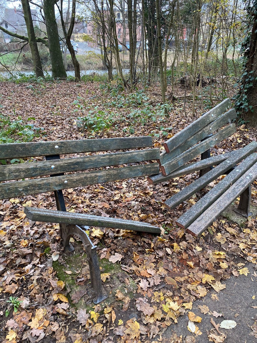 POL-PDWIL: Vandalismus an Parkbänken