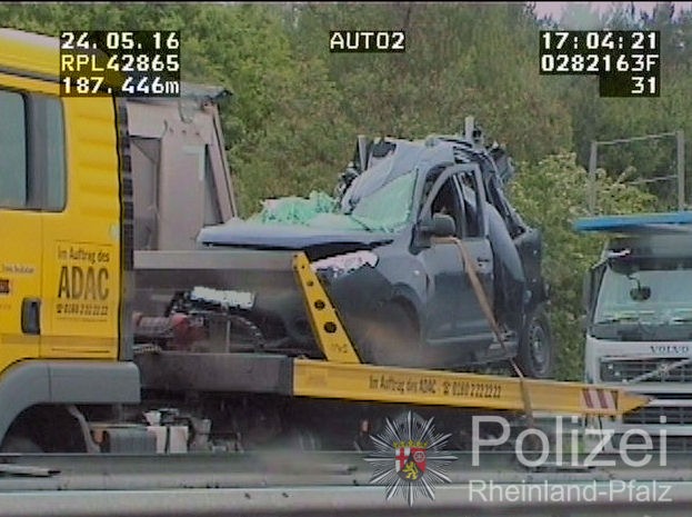 POL-PPWP: A6: Vollsperrung dauert an (Stand: 19.15 Uhr)